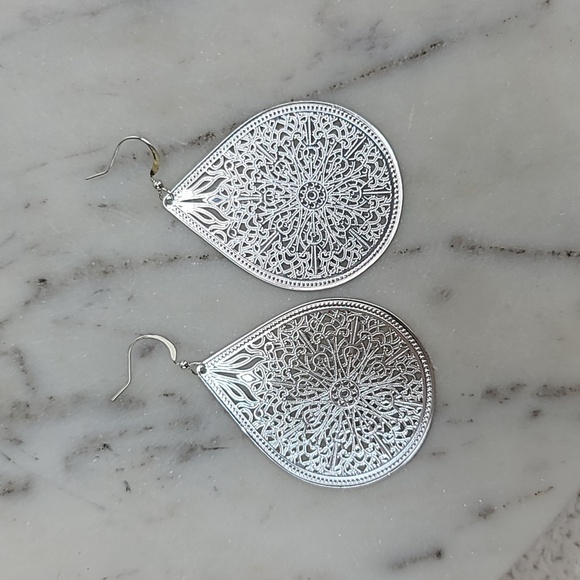 Sonoma Intricate Cut Out Filigree Silver Teardrop Dangle Earrings - Picture 1 of 17